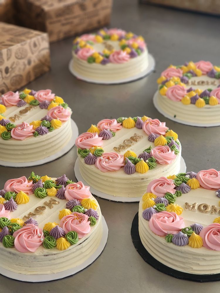 svc1 customized cake sld1